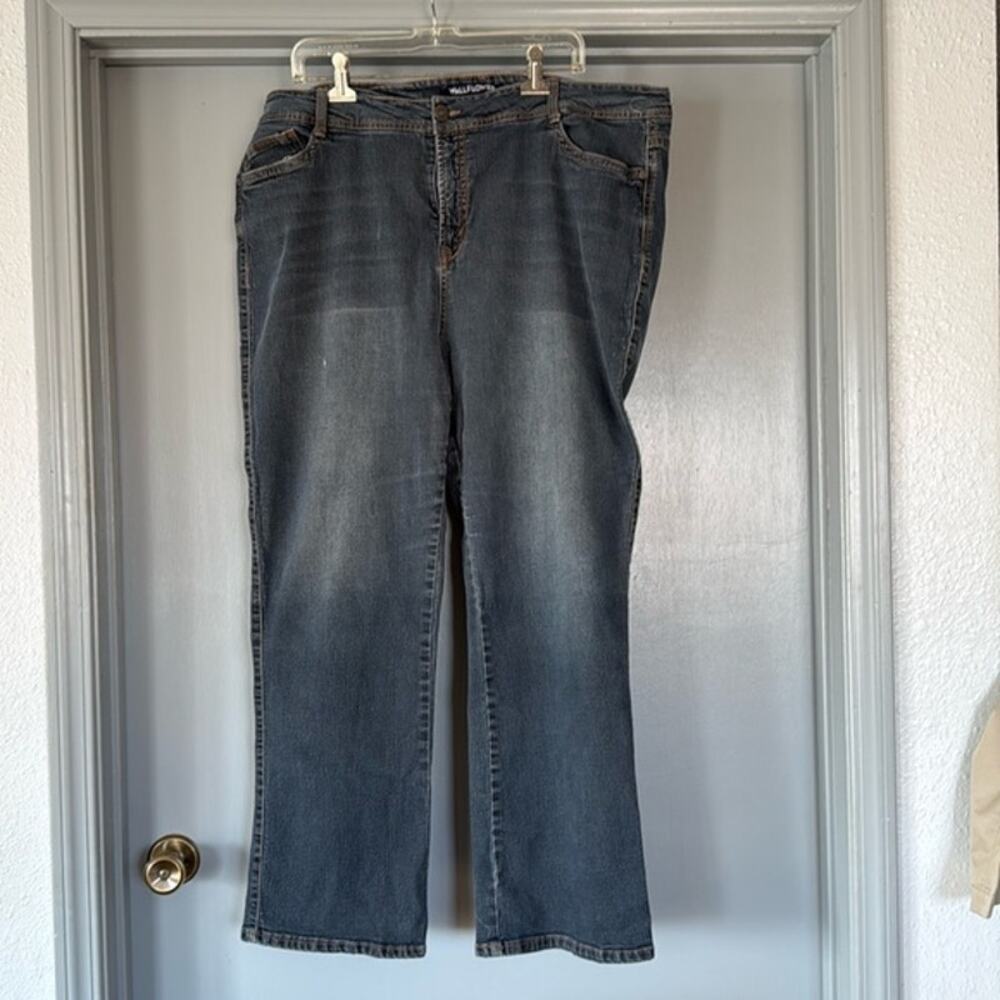 Wallflower sz 22 Women's Blue Jeans Embroidery Flap Pockets Straight Leg